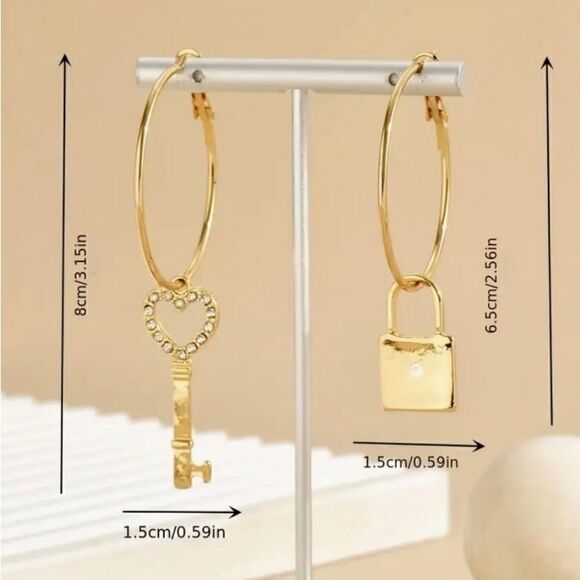 🔐 NEW lock & key hoop dangle earrings 🔐 - Picture 6 of 6
